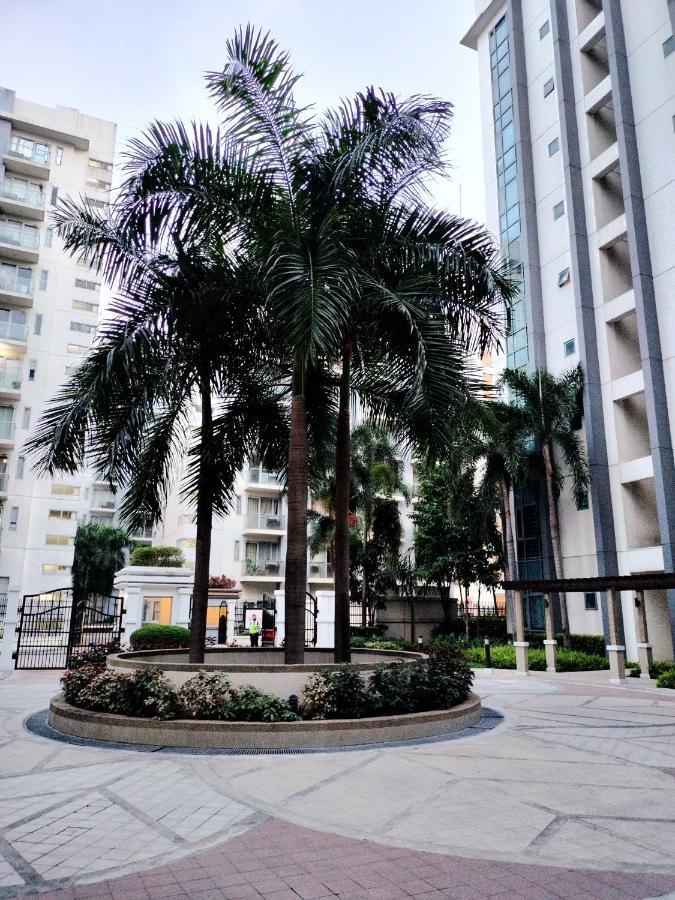 Rqui Condotel Newport Pasay Buitenkant foto