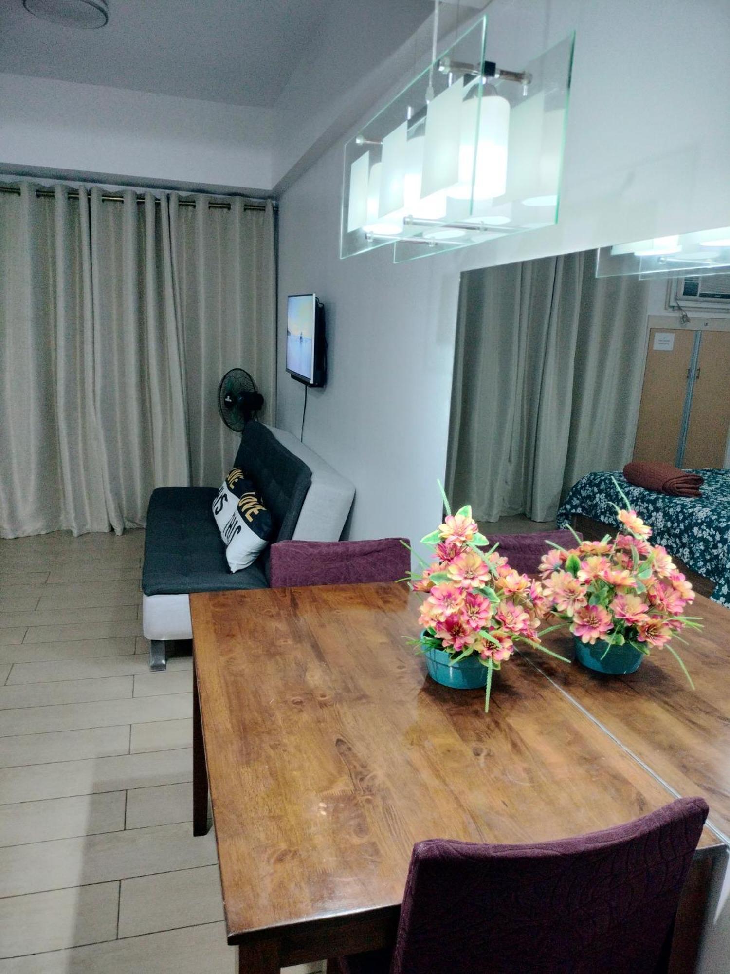 Rqui Condotel Newport Pasay Buitenkant foto